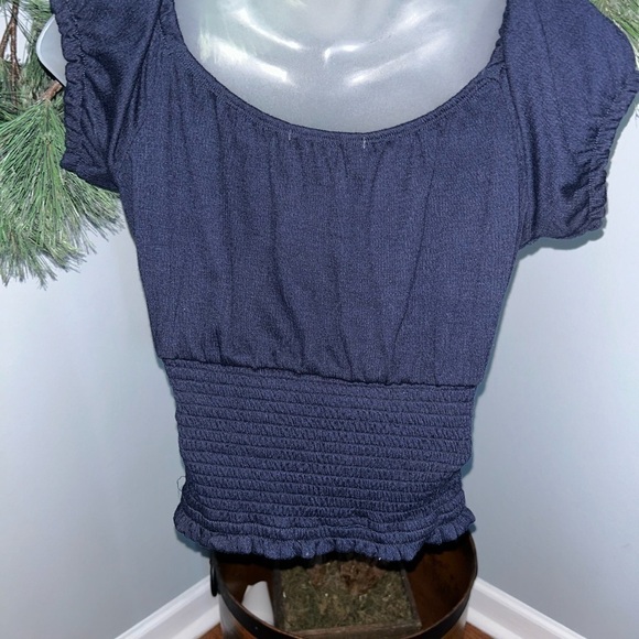 ACTIVE USA Women’s Summer Top Size Small Navy Blue knot In Front Very GUC - Picture 4 of 8